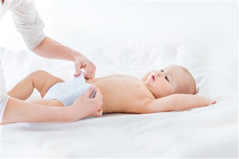 ما هو معدل تبرّز الطفل في عمر الشهرين؟